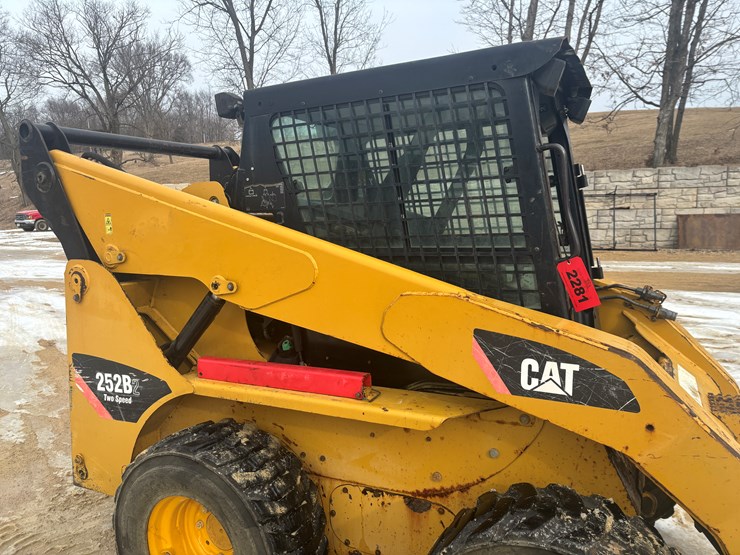 2009-caterpillar-252b2-image-14