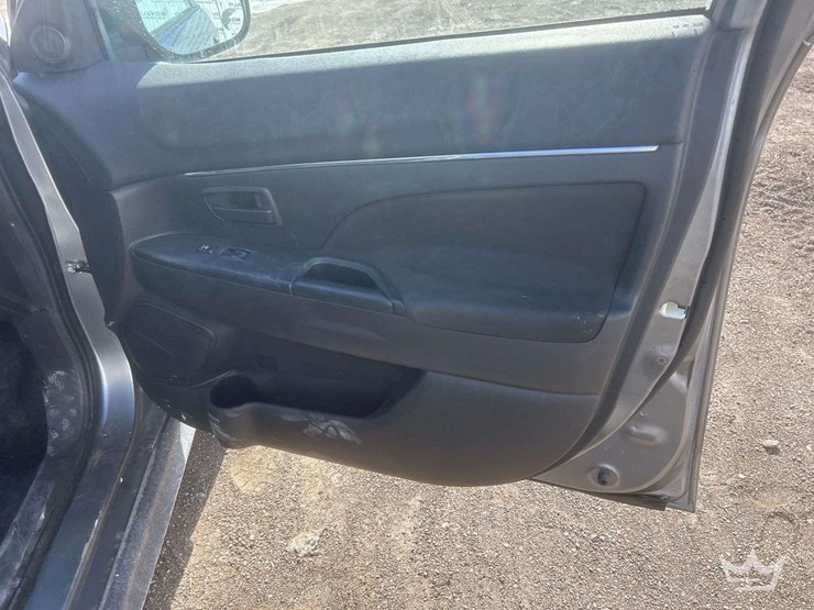 2014-mitsubishi-outlander-image-25