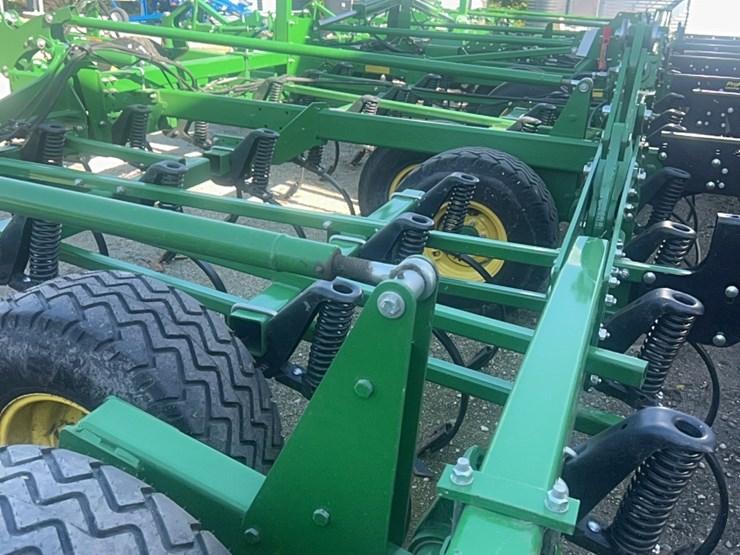 2024-john-deere-52-image-112