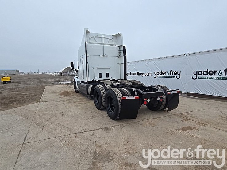 2019-peterbilt-579-image-3