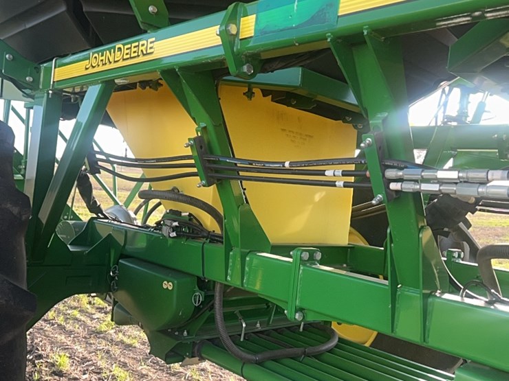 2018-john-deere-1910-image-10