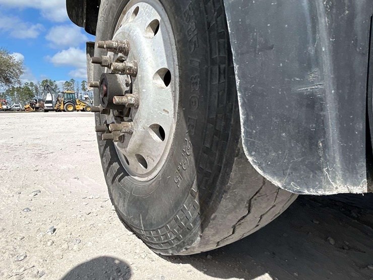 2001-mack-rd688s-image-31