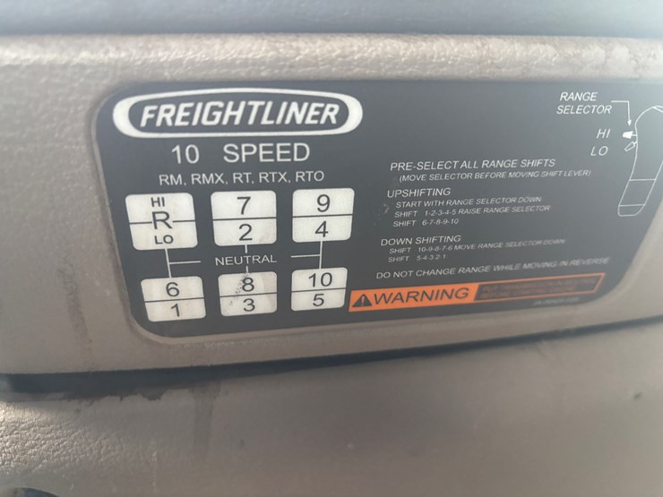 2016-freightliner-cascadia-113-image-45