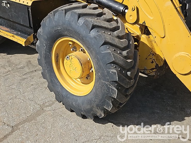 2016-caterpillar-420f2-it-image-13