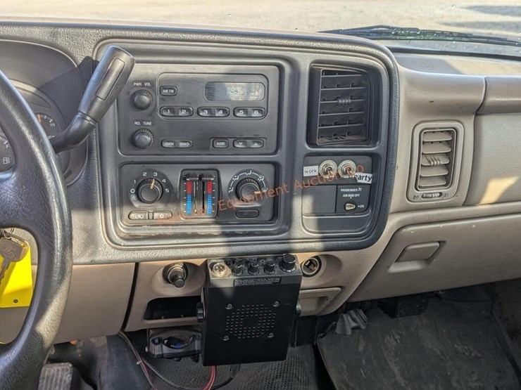 2003-chevrolet-3500-image-31