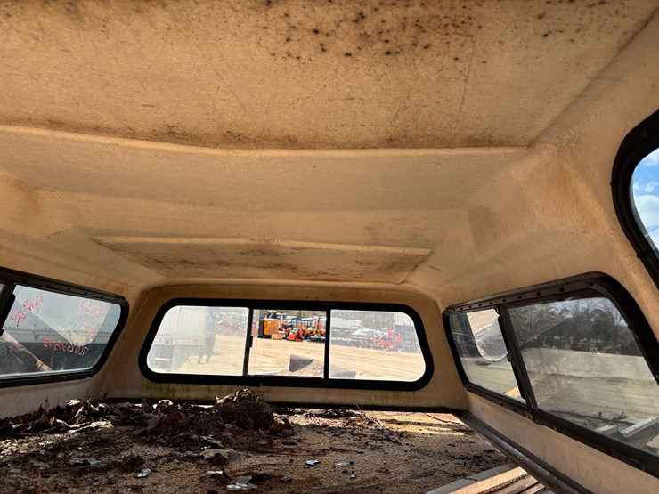 #1716-•-small-truck-camper-shell-image-5