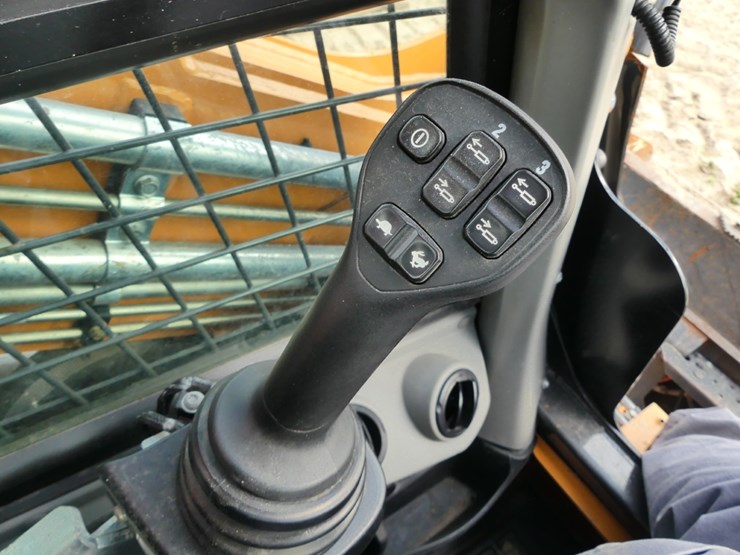 2023-case-tv620b-image-13