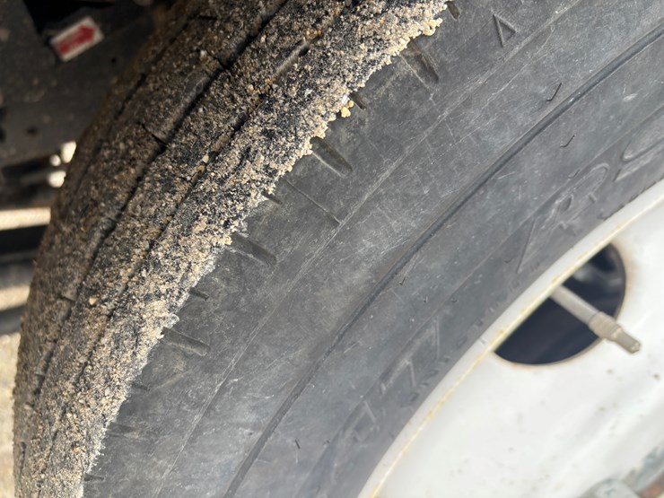 2021-isuzu-npr-hd-image-58