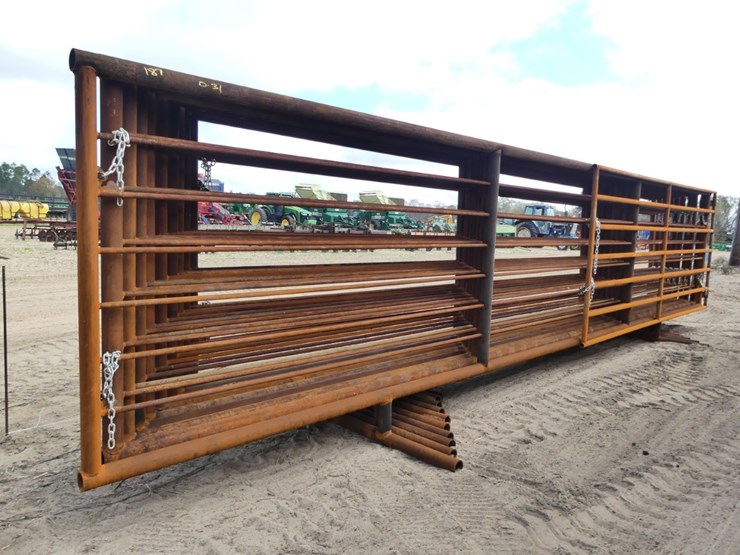 (10)-free-standing-24'-cow-panels-w/1-gate-image-2