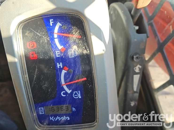 2017-kubota-svl75-2-image-32