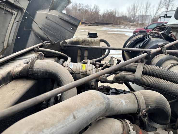 2002-international-4700-image-18