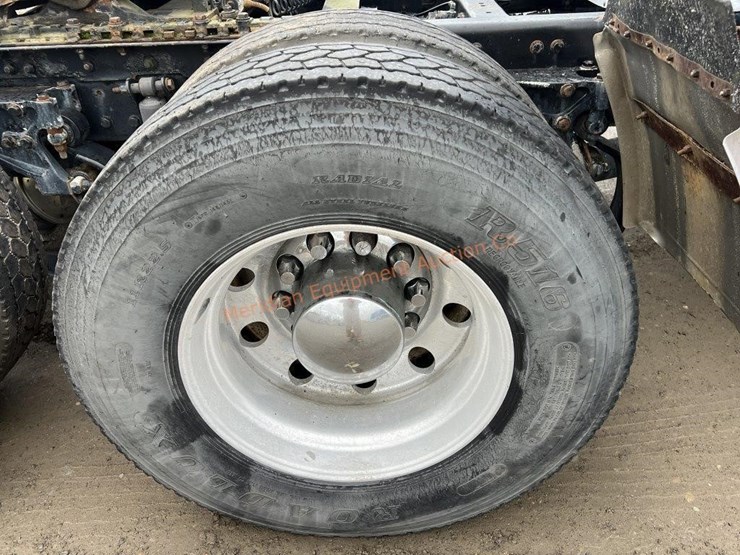 2012-kenworth-t600-image-15