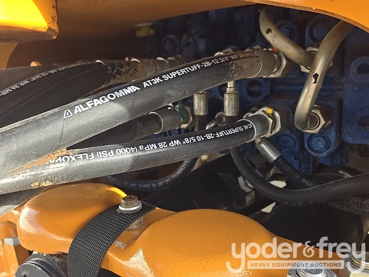 2022-case-590sn-image-46