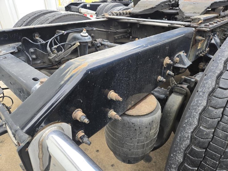 2019-kenworth-t680-image-29