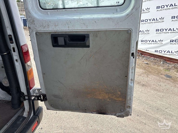 2004-dodge-sprinter-2500-image-13