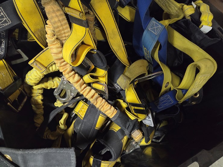 #5369-•-(2)-bins-of-safety-harnesses-image-5