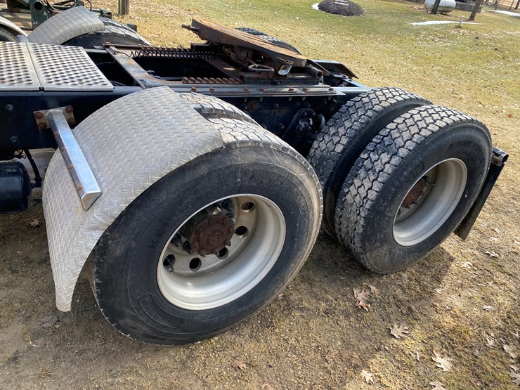 2000-kenworth-t800-image-19