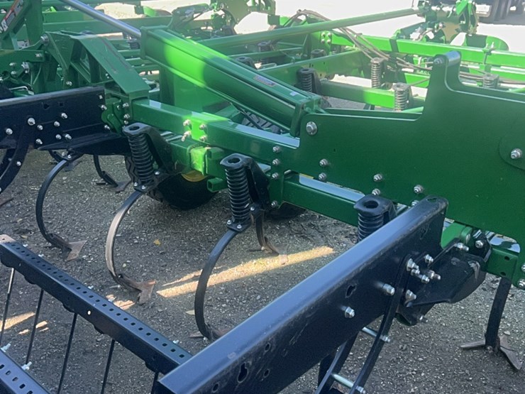 2024-john-deere-52-image-88