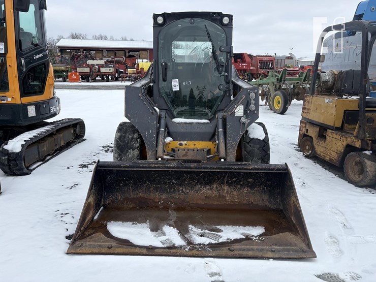 2020-deere-320g-image-2