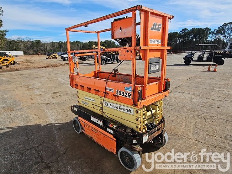 2017-jlg-1932r-image-7