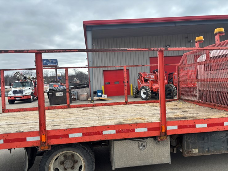 2015-isuzu-npr-xd-image-49