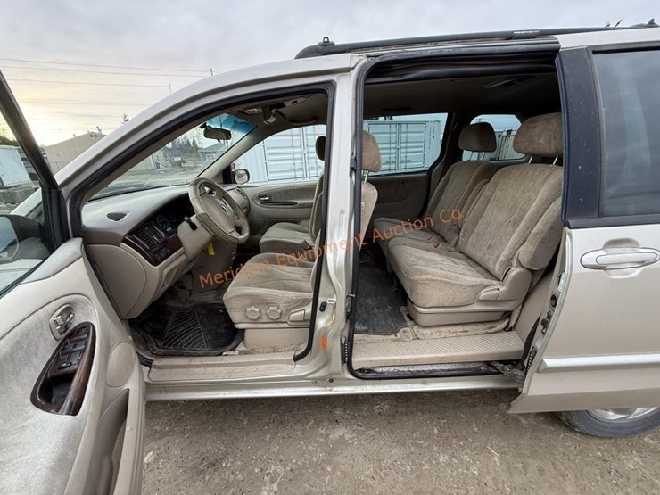 2000-mazda-mpv-image-17