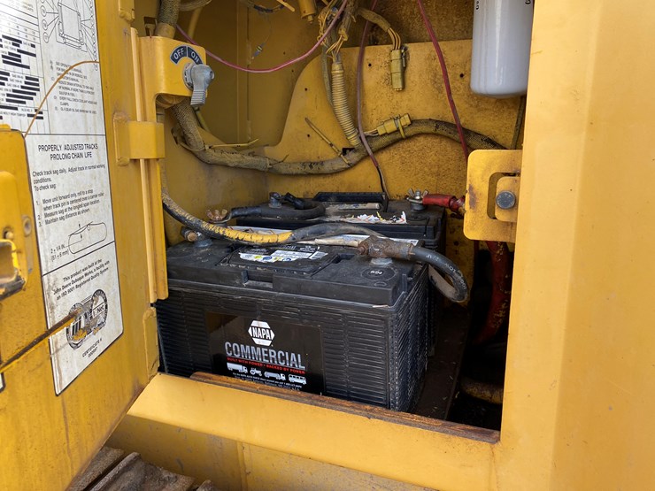 2004-deere-700h-lgp-image-28