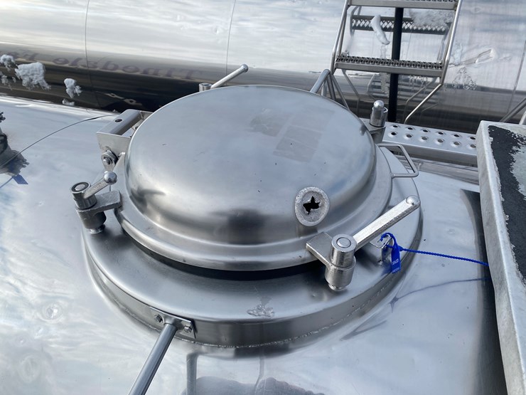 1990-walker-tanker-image-24