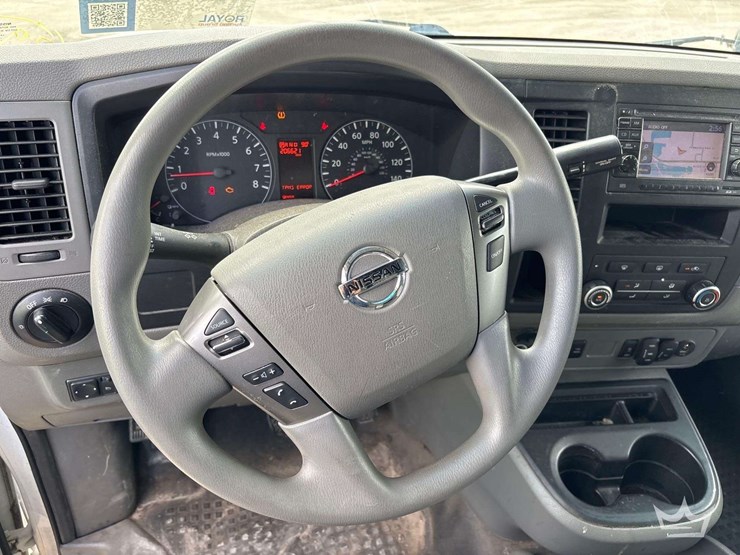 2013-nissan-nv2500hd-image-13