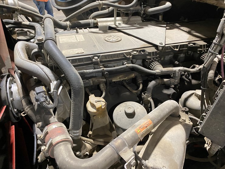 2019-western-star-4700sb-image-38