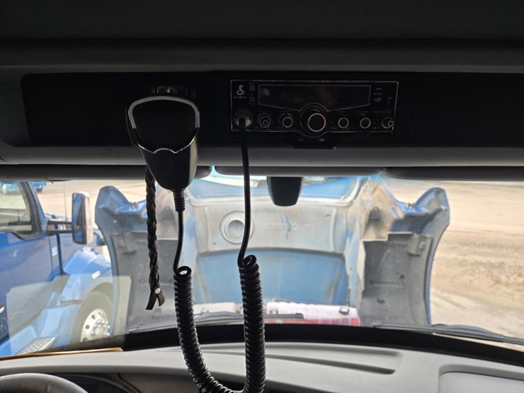 2019-kenworth-t680-image-66