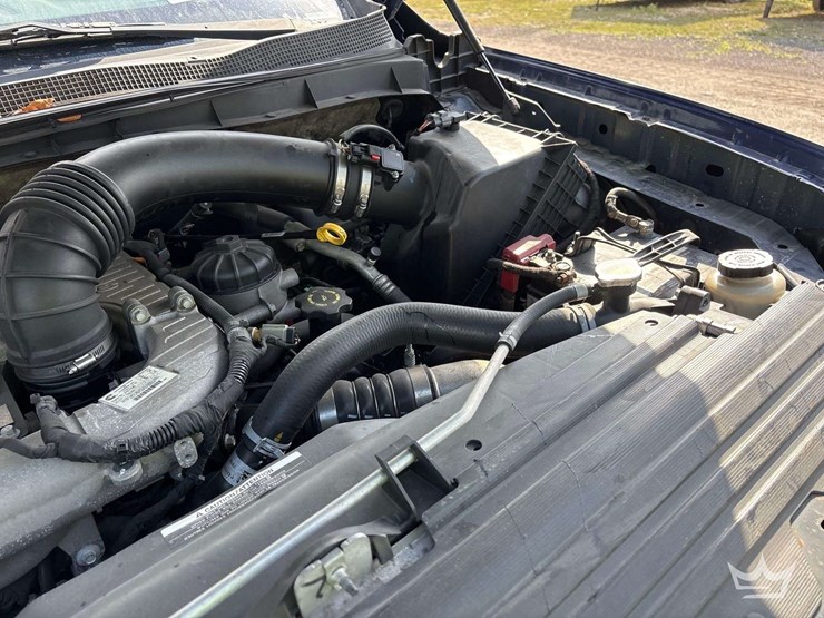 2016-nissan-titan-image-21