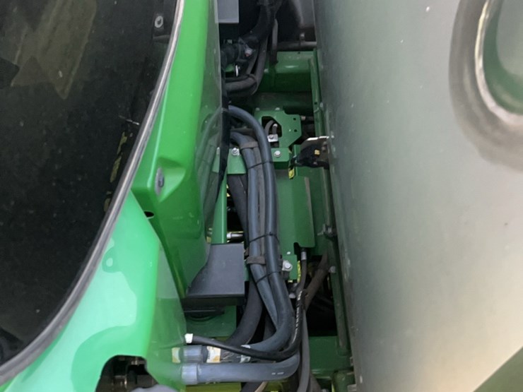 2014-john-deere-r4030-image-58