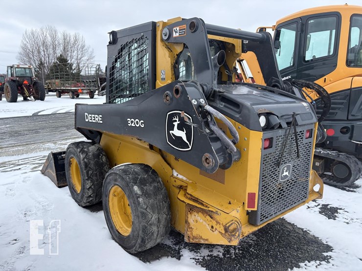 2020-deere-320g-image-11