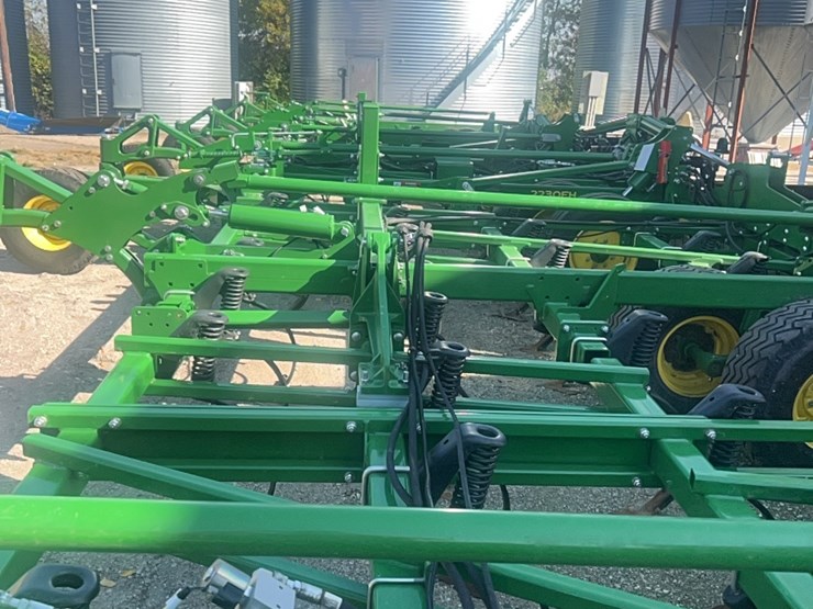 2024-john-deere-52-image-118