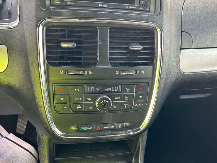 2019-dodge-grand-caravan-image-17