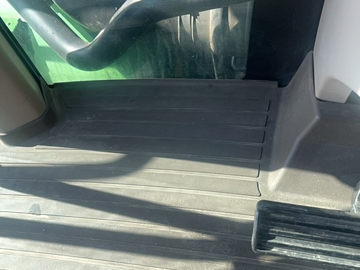 2016-john-deere-9520r-image-169