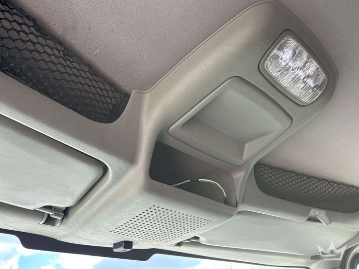 2019-international-durastar-4300-image-16