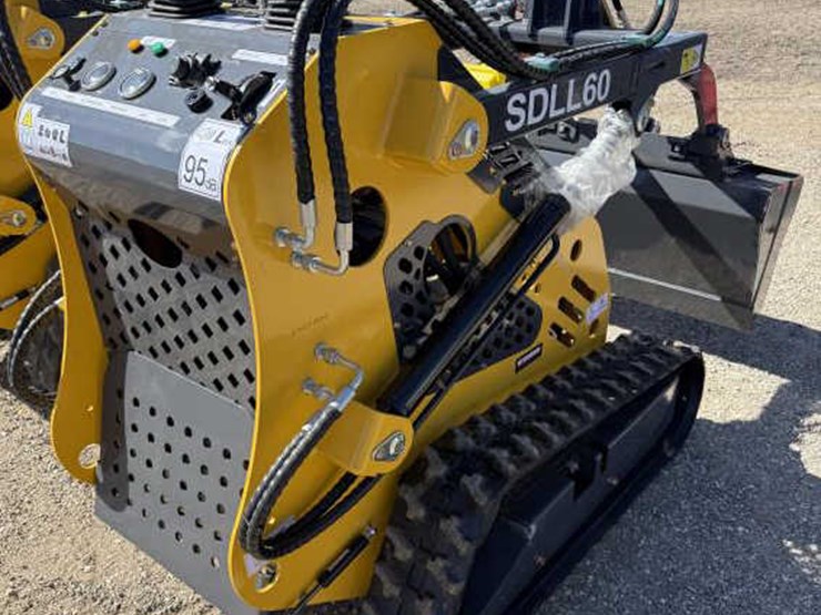 #128-•-mini-skid-steer-loader---sdll60-image-7