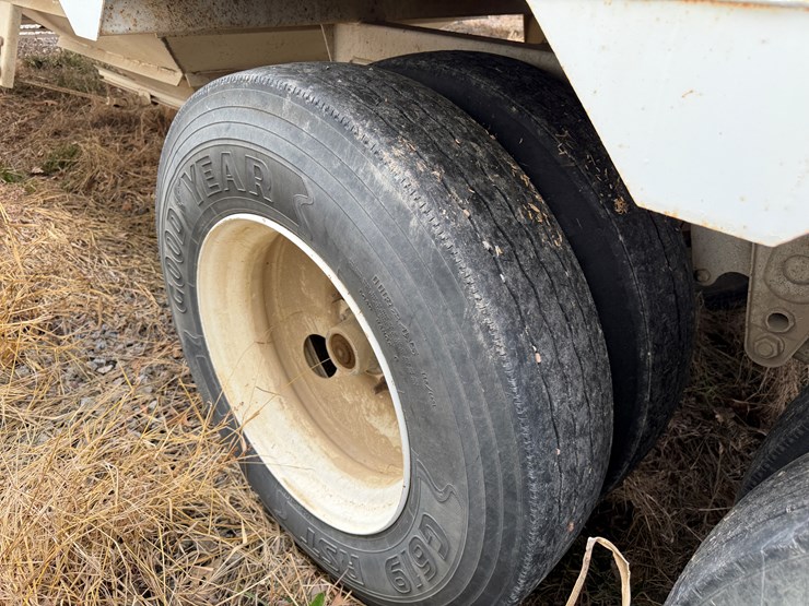 #40957-•-2013-cts-ght-40-40'-t/a-hopper-bottom-trailer-5tu12402xds000923-image-5