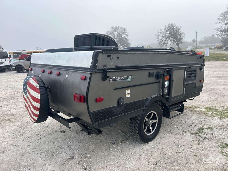 2017-forest-river-rockwood-freedom-camping-s/a-trailer-image-3