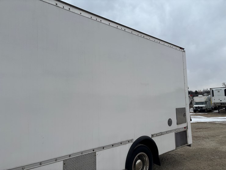 2002-international-4700-image-40