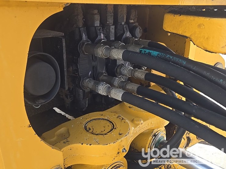 2014-deere-310k-ep-image-43