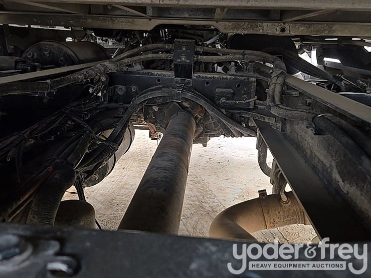 2019-peterbilt-579-image-47