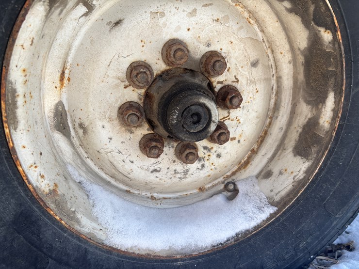 #2272-•-b-&-b-26'-equipment-trailer-image-51