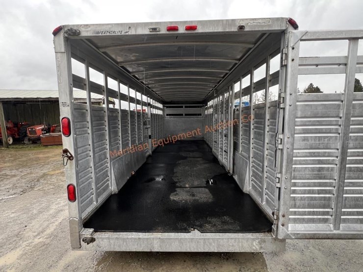 1996-featherlite-8120-image-13