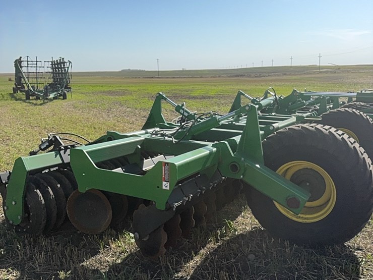 2023-john-deere-h-image-55