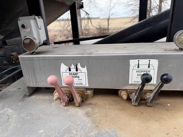 #40962-•-2013-magnolia-/-adams-t/a-fertilizer-tender-trailer-image-23