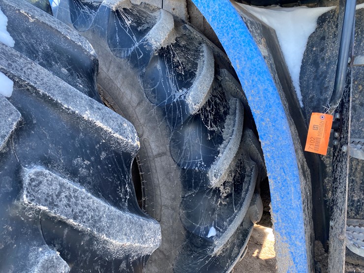 2011-new-holland-390-image-19