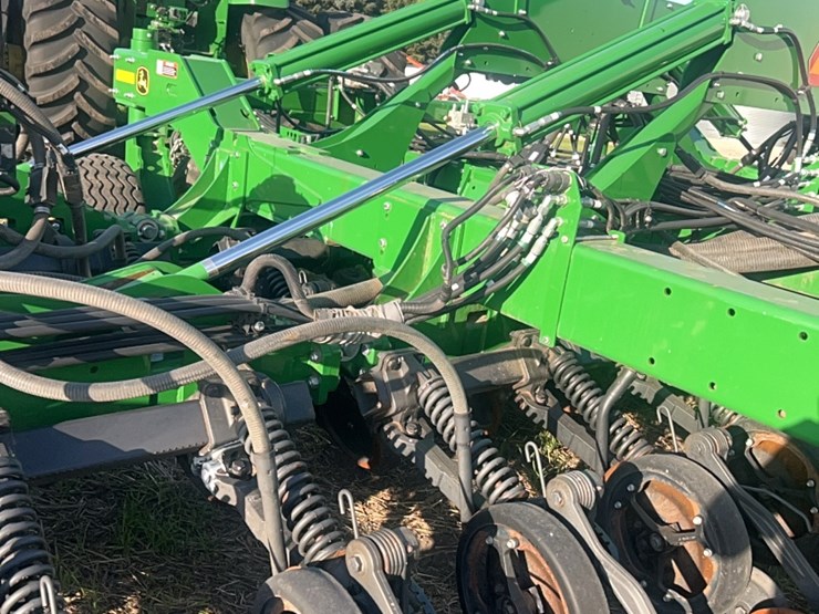 2018-john-deere-1910-image-127